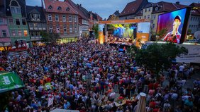 Stadtwette und Live-Konzert: Die NDR Sommertour kommt in diesem Jahr nach Emden.